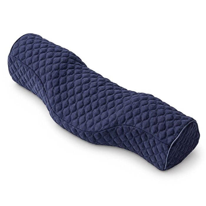 Ergonomisk nakkestøtte i marineblått, lang og vattert, buet form med memory foam for støtte til nakken.
